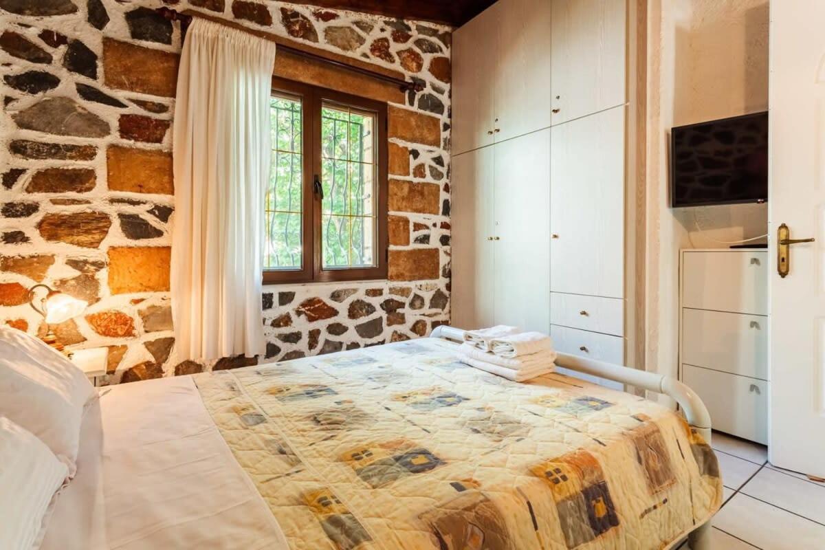 Mani's Garden Paradise - Elia Secluded Retreat Στούπα